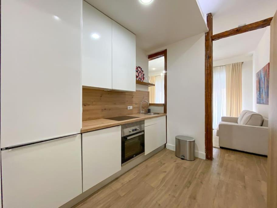 New Lavapies Spacious Flat, 2 Bedrooms And 2 Balconies Madrid Exteriör bild