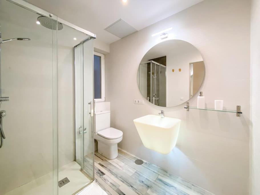 New Lavapies Spacious Flat, 2 Bedrooms And 2 Balconies Madrid Exteriör bild