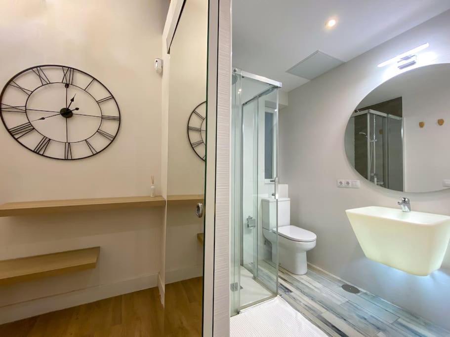 New Lavapies Spacious Flat, 2 Bedrooms And 2 Balconies Madrid Exteriör bild